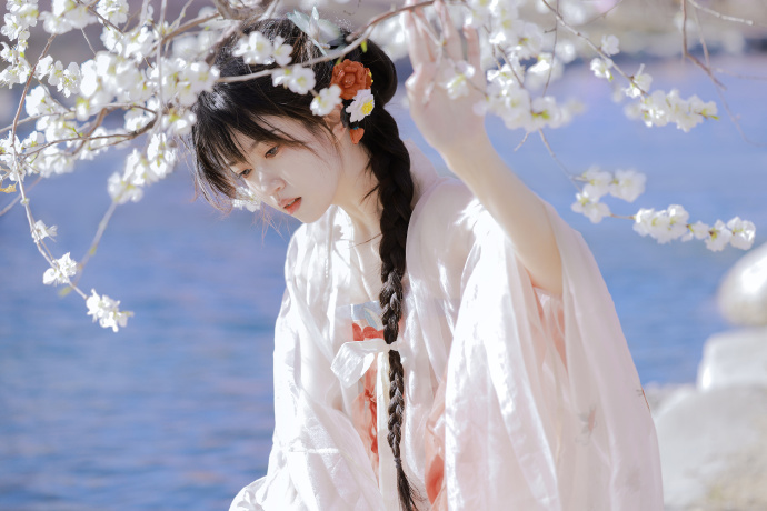 春光乍泄